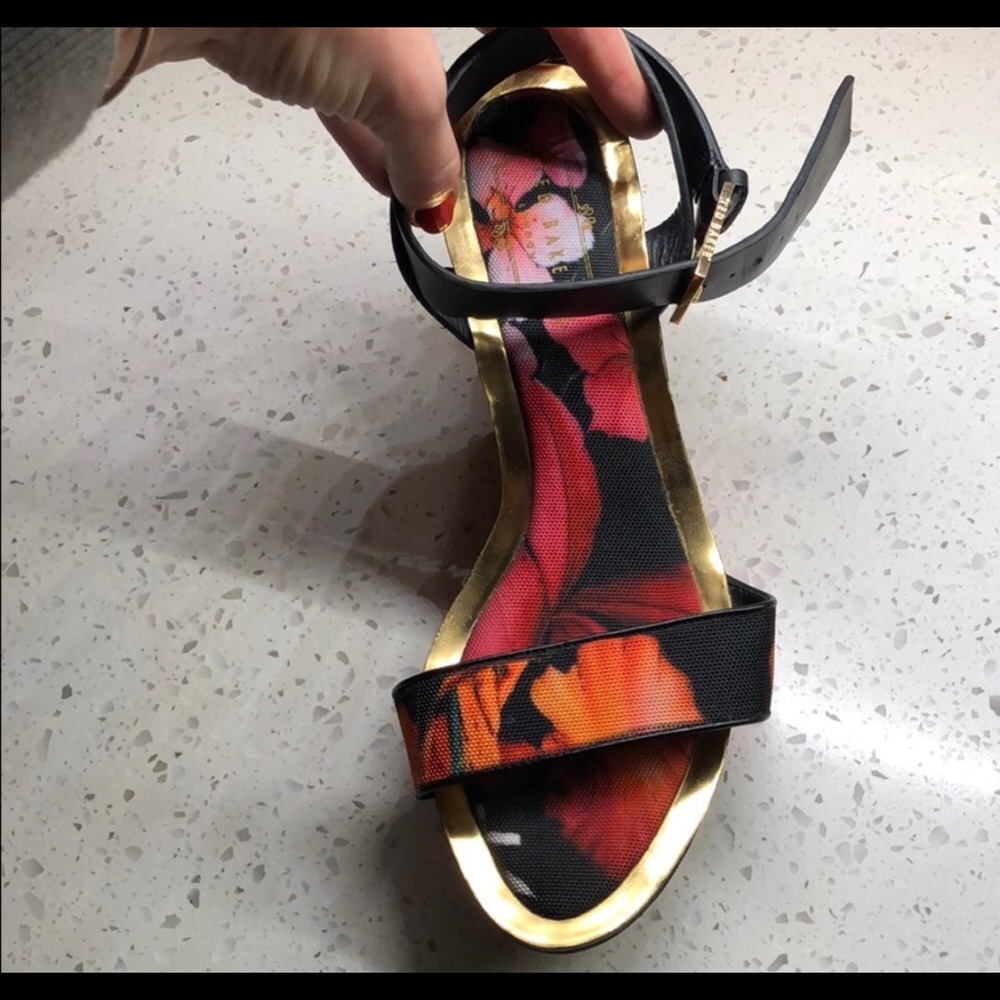 Ted Baker gorgeous Christata wedge sandles